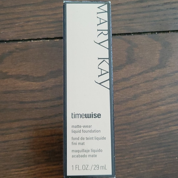 Mary Kay Timewise Matte-Wear Ivory 6